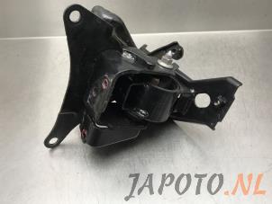 Used Gearbox mount Toyota Yaris III (P13) 1.5 16V Dual VVT-iE Price € 24,95 Margin scheme offered by Japoto Parts B.V.