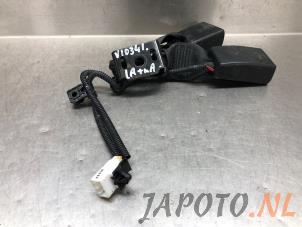 Używane Wtyk pasa bezpieczenstwa lewy tyl Kia Picanto (TA) 1.0 12V Cena € 14,95 Procedura marży oferowane przez Japoto Parts B.V.