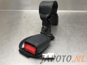 Used Rear seatbelt buckle, right Kia Sportage (SL) 2.0 CVVT 16V 4x4 Price € 19,95 Margin scheme offered by Japoto Parts B.V.