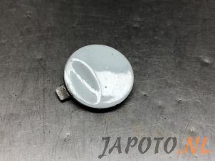Używane Zaslepka zaczepu holowniczego przedniego Kia Sportage (SL) 2.0 CVVT 16V 4x4 Cena € 14,95 Procedura marży oferowane przez Japoto Parts B.V.