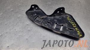 Gebrauchte Stoßstangenstütze links vorne Kia Sportage (SL) 2.0 CVVT 16V 4x4 Preis € 14,95 Margenregelung angeboten von Japoto Parts B.V.