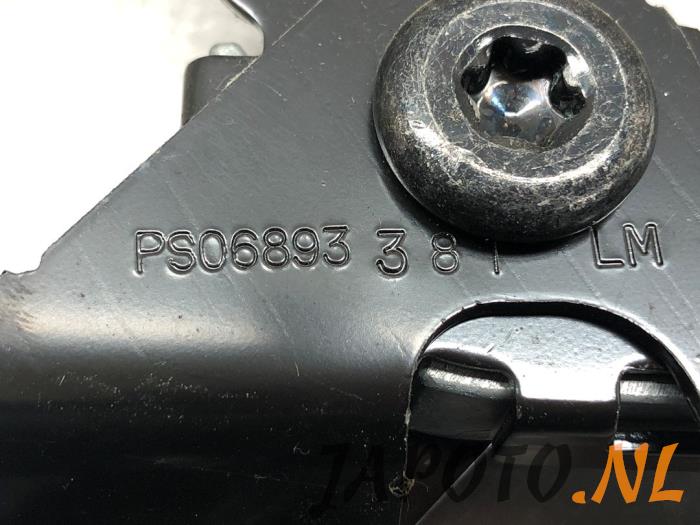 Tendeur de ceinture gauche d'un Kia Sportage (SL) 2.0 CVVT 16V 4x4 2011