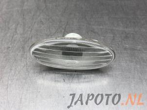 Used Indicator lens, front left Nissan Qashqai (J10) 2.0 16V Price € 6,95 Margin scheme offered by Japoto Parts B.V.