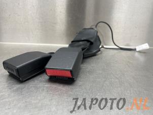 Used Rear seatbelt buckle, right Nissan Qashqai (J10) 2.0 16V Price € 14,95 Margin scheme offered by Japoto Parts B.V.