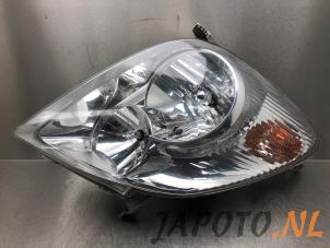 Used Headlight, right Toyota Corolla Verso (E12) 1.6 16V VVT-i Price € 74,95 Margin scheme offered by Japoto Parts B.V.