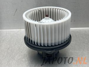 Usados Motor de ventilador de calefactor Hyundai Tucson (TL) 1.7 CRDi 16V 2WD Precio € 89,95 Norma de margen ofrecido por Japoto Parts B.V.
