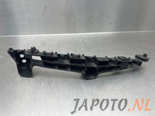 Używane Wspornik zderzaka lewy przód Suzuki Baleno 1.2 Dual Jet 16V Cena € 14,99 Procedura marży oferowane przez Japoto Parts B.V.