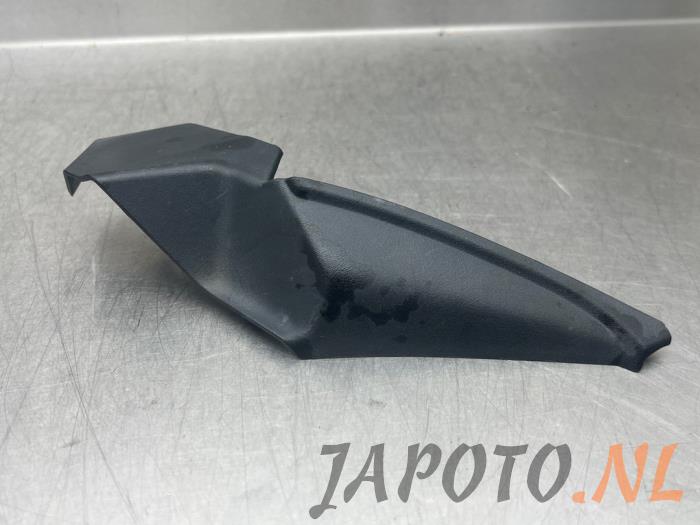 Używane Parawan Suzuki Baleno (EW/FW) 1.2 Dual Jet 16V Cena € 10,45 Procedura marży oferowane przez Japoto Parts B.V.