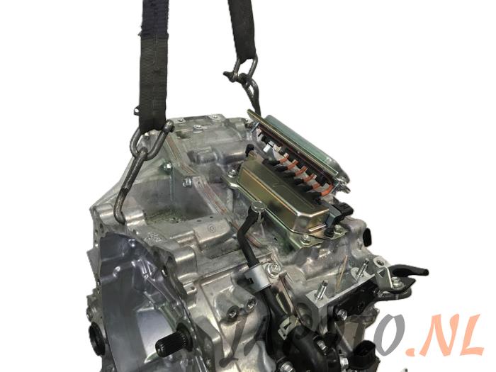 Getriebe van een Toyota C-HR (X1,X5) 1.8 16V Hybrid 2022
