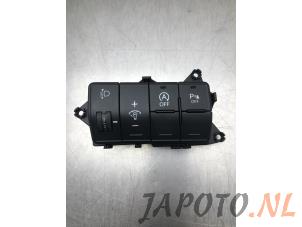 Used Switch (miscellaneous) Hyundai i30 Wagon (GDHF5) 1.6 GDI Blue 16V Price € 29,95 Margin scheme offered by Japoto Parts B.V.