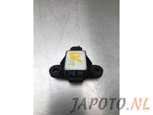 Used Airbag sensor Kia Niro I (DE) 1.6 GDI Hybrid Price € 34,95 Margin scheme offered by Japoto Parts B.V.