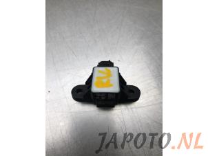 Usados Sensor de airbag Kia Niro I (DE) 1.6 GDI Hybrid Precio € 34,95 Norma de margen ofrecido por Japoto Parts B.V.