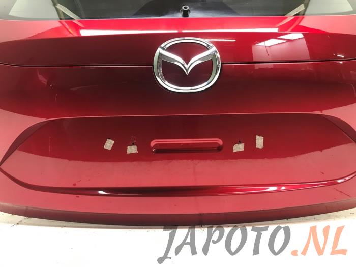 Portón trasero de un Mazda CX-5 (KF) 2.0 SkyActiv-G 165 16V 4WD 2019