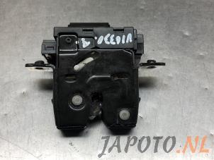 Used Tailgate lock mechanism Nissan Qashqai (J10) 1.6 16V Price € 59,95 Margin scheme offered by Japoto Parts B.V.