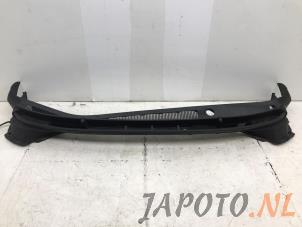 Used Cowl top grille Hyundai i30 Wagon (GDHF5) 1.6 GDI Blue 16V Price € 39,95 Margin scheme offered by Japoto Parts B.V.