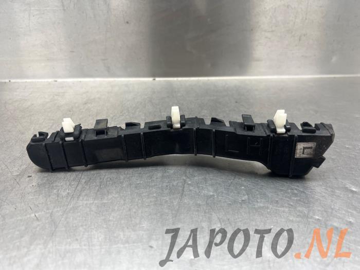 Rear bumper bracket, left from a Kia Picanto (JA) 1.0 12V 2018