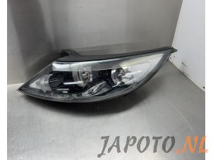 Used Headlight, left Kia Sportage (SL) 2.0 CVVT 16V 4x4 Price € 349,95 Margin scheme offered by Japoto Parts B.V.