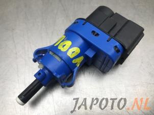 Used Brake light switch Mazda CX-5 (KF) 2.0 SkyActiv-G 165 16V 4WD Price € 9,95 Margin scheme offered by Japoto Parts B.V.