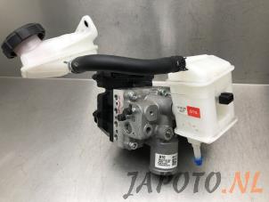 Używane Pompa ABS Hyundai Tucson (TL) 1.7 CRDi 16V 2WD Cena € 189,95 Procedura marży oferowane przez Japoto Parts B.V.