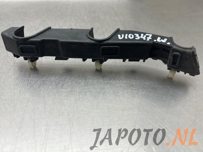 Front bumper bracket, left from a Kia Rio IV (YB) 1.0i T-GDi 100 12V 2017