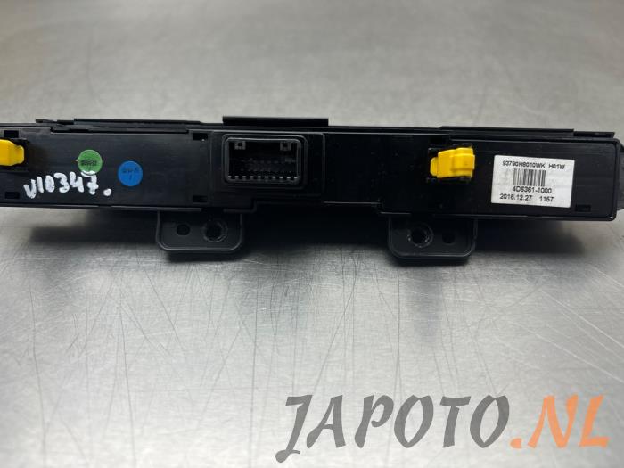 Interruptor de luz de pánico de un Kia Rio IV (YB) 1.0i T-GDi 100 12V 2017