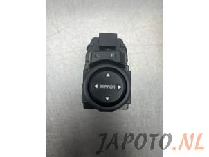Used Mirror switch Kia Rio IV (YB) 1.0i T-GDi 100 12V Price € 19,95 Margin scheme offered by Japoto Parts B.V.