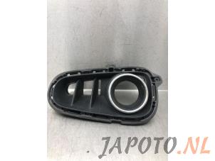 Used Fog light cover plate, right Kia Rio IV (YB) 1.0i T-GDi 100 12V Price € 19,95 Margin scheme offered by Japoto Parts B.V.