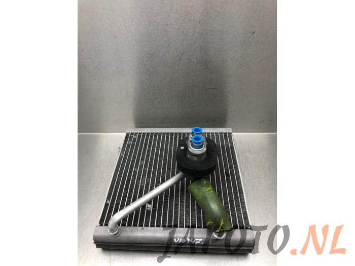 Evaporador de aire acondicionado de un Kia Rio IV (YB) 1.0i T-GDi 100 12V 2017