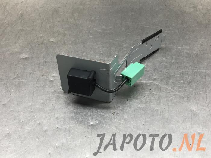 Używane Antena GPS Mazda CX-5 II (KF) 2.0 SkyActiv-G 165 16V 4WD Cena € 31,45 Procedura marży oferowane przez Japoto Parts B.V.