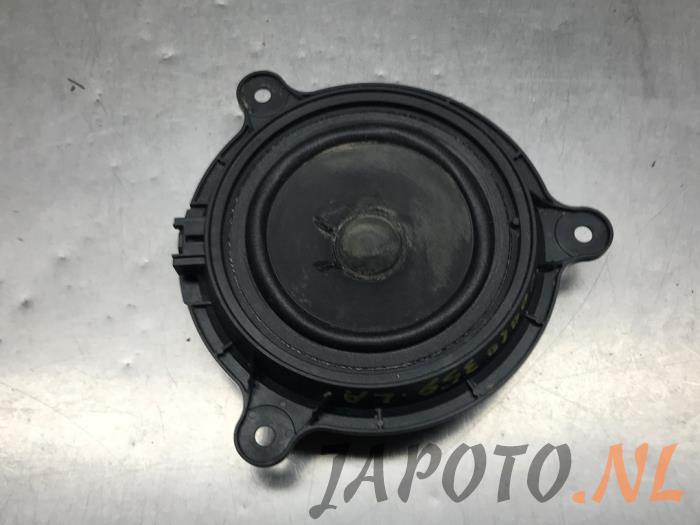 Haut-parleur d'un Mazda CX-5 (KF) 2.0 SkyActiv-G 165 16V 4WD 2019