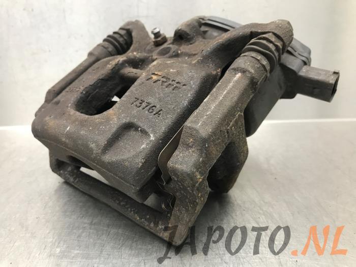 Rear brake calliper, left from a Honda HR-V (RU) 1.5 i-VTEC 16V 2016