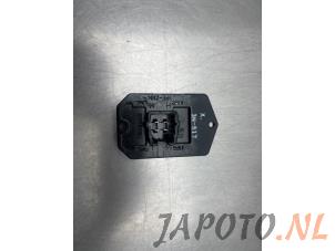 Używane Opornik nagrzewnicy Toyota Yaris III (P13) 1.33 16V Dual VVT-I Cena € 12,50 Procedura marży oferowane przez Japoto Parts B.V.