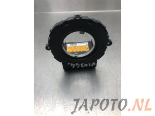 Używane Czujnik skretu kierownicy Toyota Yaris III (P13) 1.33 16V Dual VVT-I Cena € 49,95 Procedura marży oferowane przez Japoto Parts B.V.