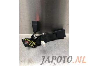Used Rear seatbelt buckle, left Kia Ceed Sportswagon (CDF) 1.4 T-GDI 16V Price € 19,95 Margin scheme offered by Japoto Parts B.V.