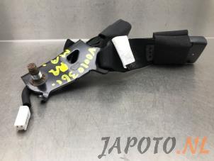 Używane Wtyk pasa bezpieczenstwa prawy tyl Honda HR-V (RU) 1.5 i-VTEC 16V Cena € 24,95 Procedura marży oferowane przez Japoto Parts B.V.