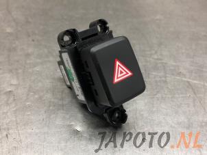 Used Panic lighting switch Kia Cee'd Sportswagon (JDC5) 1.6 CRDi 16V VGT Price € 9,95 Margin scheme offered by Japoto Parts B.V.