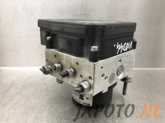 Used ABS pump Toyota Yaris III (P13) 1.33 16V Dual VVT-I Price € 78,70 Margin scheme offered by Japoto Parts B.V.