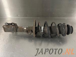 Used Front shock absorber rod, right Toyota Yaris III (P13) 1.33 16V Dual VVT-I Price € 59,95 Margin scheme offered by Japoto Parts B.V.