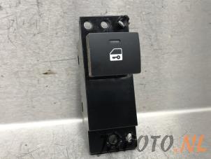 Used Switch (miscellaneous) Kia Venga 1.4 CVVT 16V Price € 19,95 Margin scheme offered by Japoto Parts B.V.
