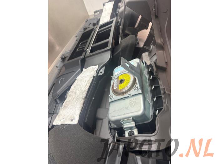 Right airbag (dashboard) from a Kia Venga 1.4 CVVT 16V 2014