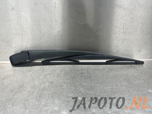 Used Rear wiper arm Mitsubishi Outlander (GF/GG) 2.0 16V PHEV 4x4 Price € 14,95 Margin scheme offered by Japoto Parts B.V.