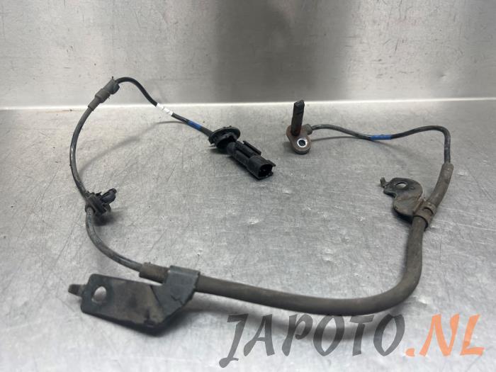 Begagnade ABS-sensor Mitsubishi Outlander (GF/GG) 2.0 16V PHEV 4x4 Pris € 26,20 Marginaltabell erbjuds av Japoto Parts B.V.