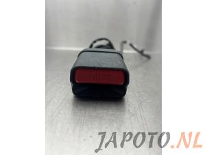 Used Rear seatbelt buckle, left Mitsubishi Outlander (GF/GG) 2.0 16V PHEV 4x4 Price € 14,95 Margin scheme offered by Japoto Parts B.V.