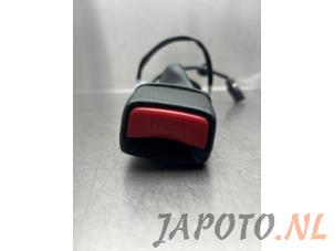 Usagé Insertion ceinture de sécurité arrière gauche Mitsubishi Outlander (GF/GG) 2.0 16V PHEV 4x4 Prix € 14,95 Règlement à la marge proposé par Japoto Parts B.V.