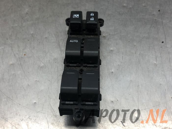 Usados Interruptor combinado de ventanillas Suzuki Celerio (LF) 1.0 12V Precio € 20,95 Norma de margen ofrecido por Japoto Parts B.V.