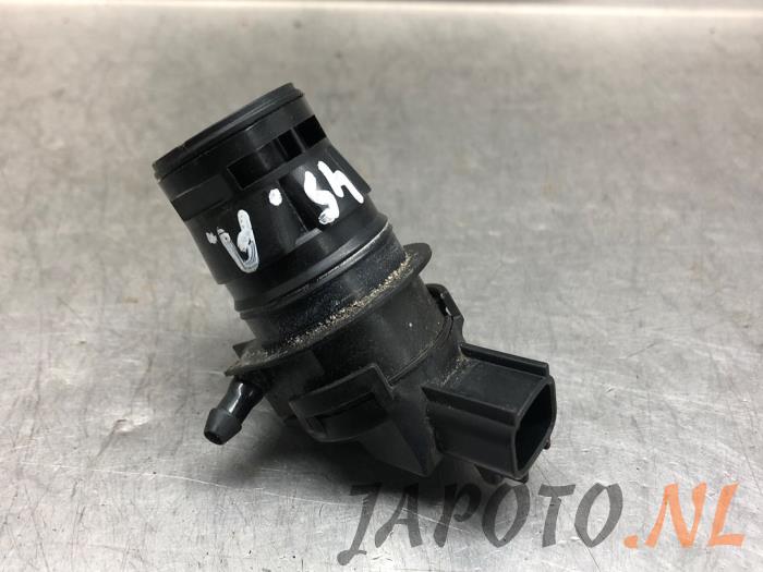 Używane Pompa spryskiwacza tyl Suzuki Celerio (LF) 1.0 12V Cena € 15,70 Procedura marży oferowane przez Japoto Parts B.V.
