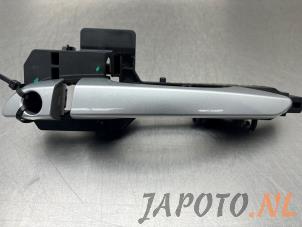 Gebrauchte Türgriff 4-türig links vorne Hyundai Tucson (TL) 1.7 CRDi 16V 2WD Preis € 29,95 Margenregelung angeboten von Japoto Parts B.V.