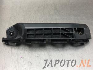 Used Front bumper bracket, right Toyota Yaris III (P13) 1.5 16V Dual VVT-iE Price € 19,95 Margin scheme offered by Japoto Parts B.V.
