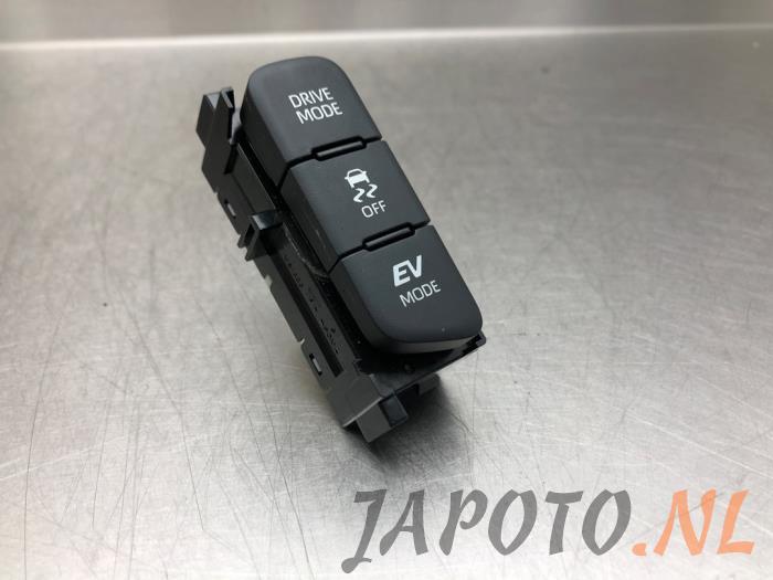 Interruptor (varios) de un Toyota Yaris IV (P21/PA1/PH1) 1.5 12V Hybrid 115 2023