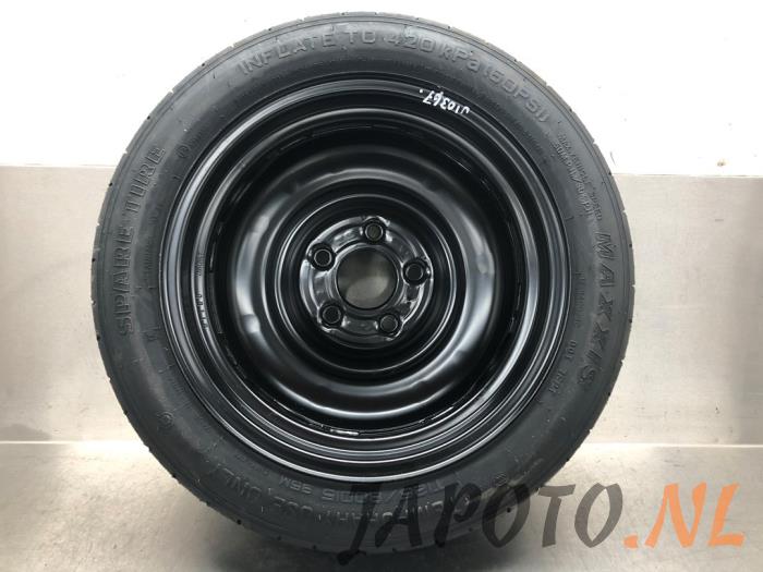 Space-saver spare wheel from a Hyundai iX20 (JC) 1.6i 16V 2019